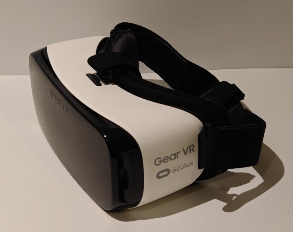 Samsung Gear VR bril SM‑R322 | Mooie staat | Oculus‑powered, Games en Spelcomputers, Virtual Reality, Zo goed als nieuw, Telefoon
