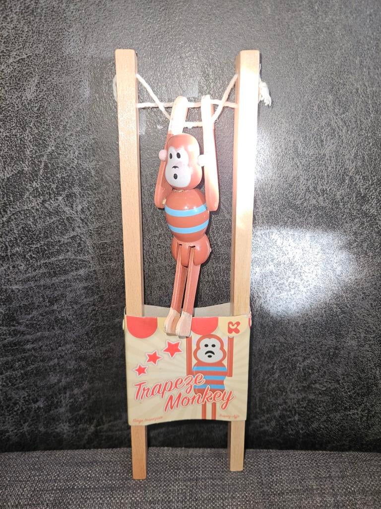 Singe trapèze en bois, Enlèvement ou Envoi