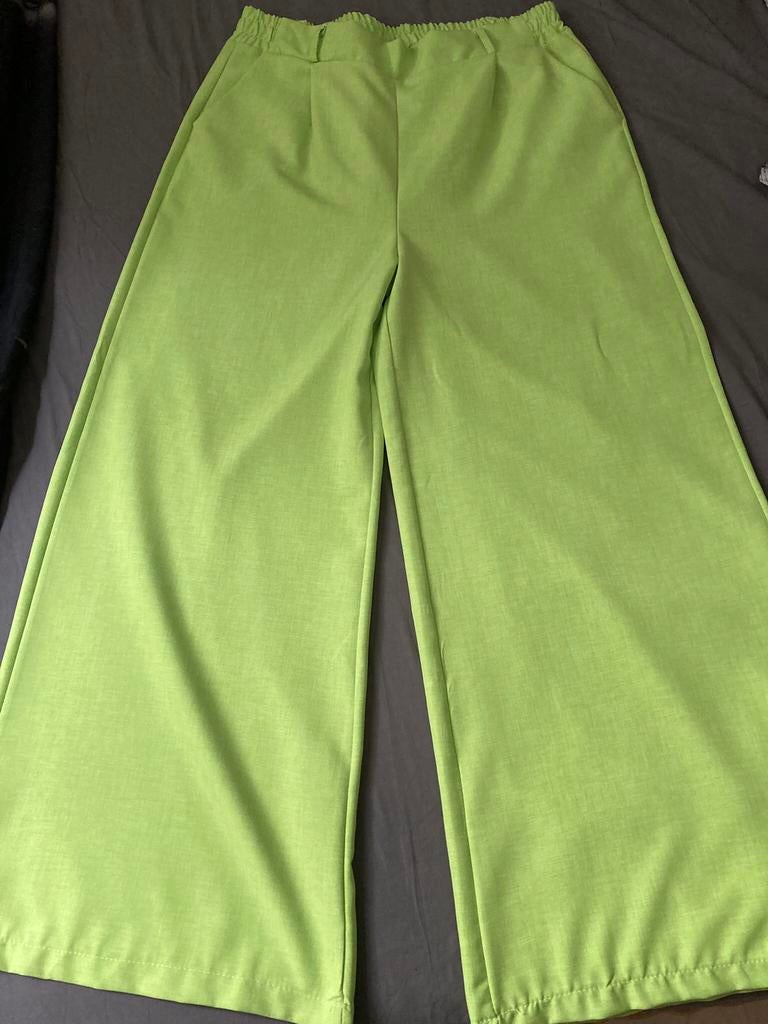 Wijde lange broek limoenkleur, Kleding | Dames, Ophalen of Verzenden, Maat 42/44 (L)