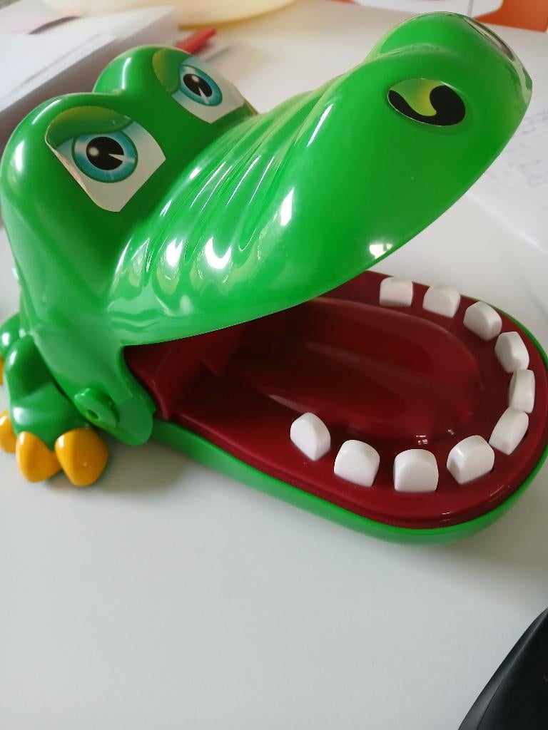 Krokodil met kiespijn MB, Kinderen en Baby's, Speelgoed | Educatief en Creatief, Ophalen, Gebruikt
