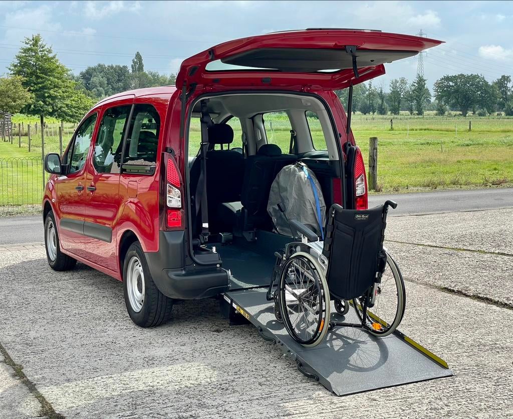 ♿️️️GEVRAAGD: Rolstoel Invalide Mindervalide Handicapé TPMR, Auto's, Bedrijf, Te koop, Aangepast voor mindervaliden