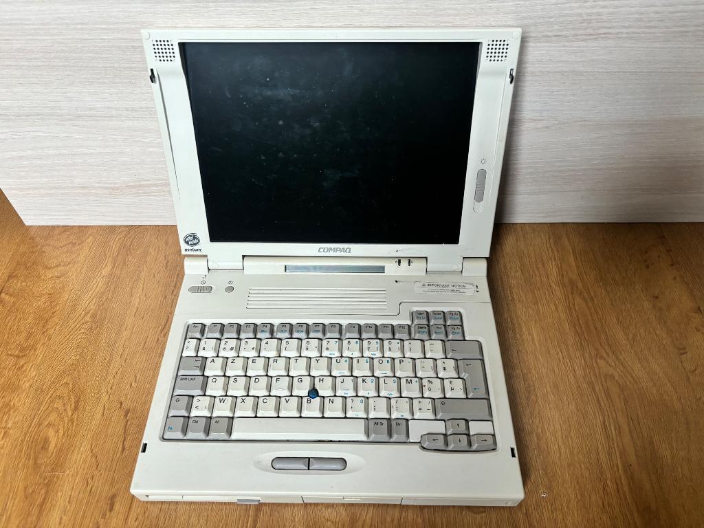 Compaq laptop - Windows 98 met alle toebehoren, Computers en Software, Ophalen of Verzenden, Compaq