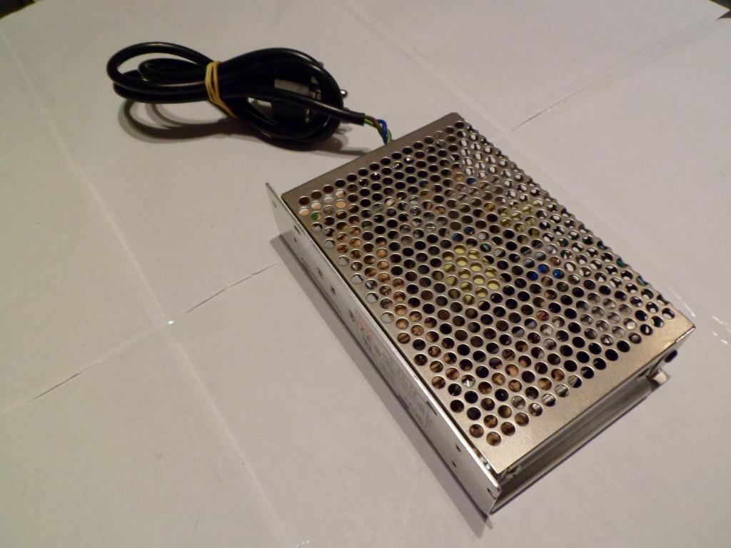 Alimentation Mean Well 100-240VAC 2A =>12VDC 5A avec cordon, Enlèvement ou Envoi, Comme neuf