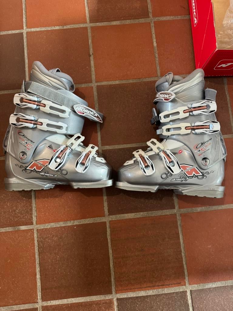 Bottes de ski femme Nordica, Enlèvement ou Envoi, Comme neuf, Ski, Nordica