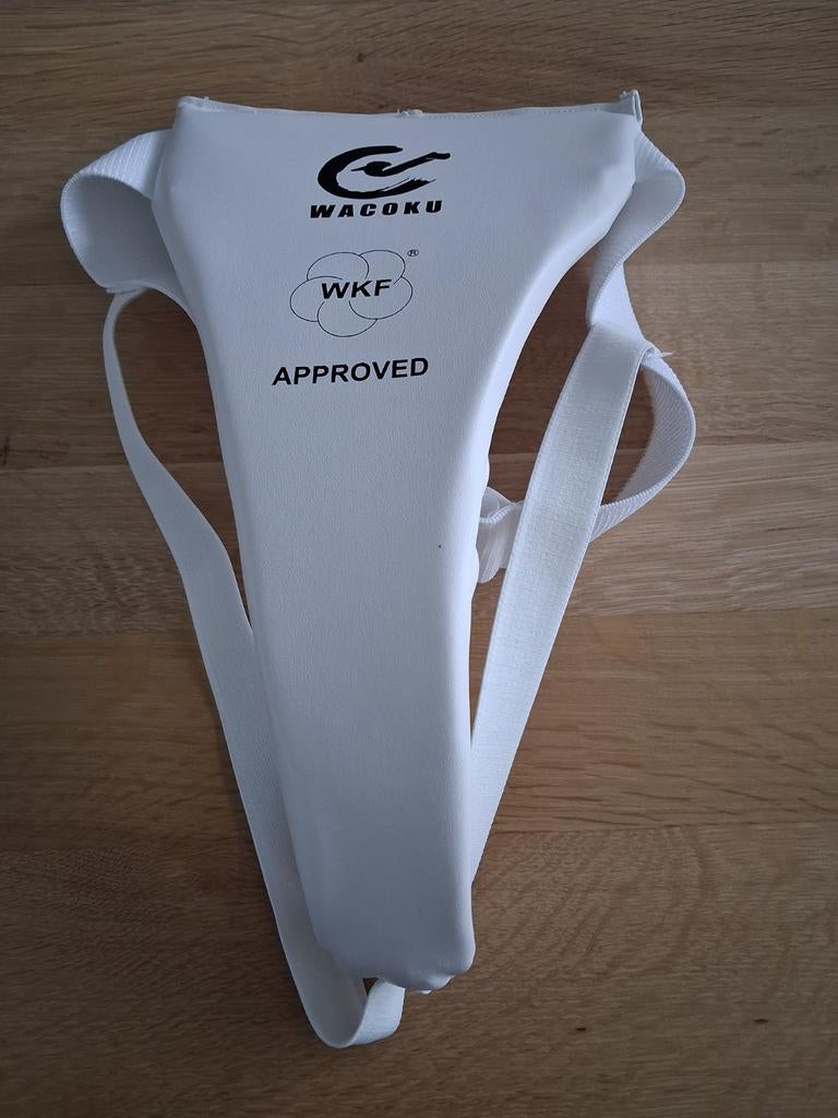 Damesschelp-kruisbeschermer Wacoku WKF L wit, Sport en Fitness, Vechtsporten en Zelfverdediging, Vechtsportbescherming, Nieuw