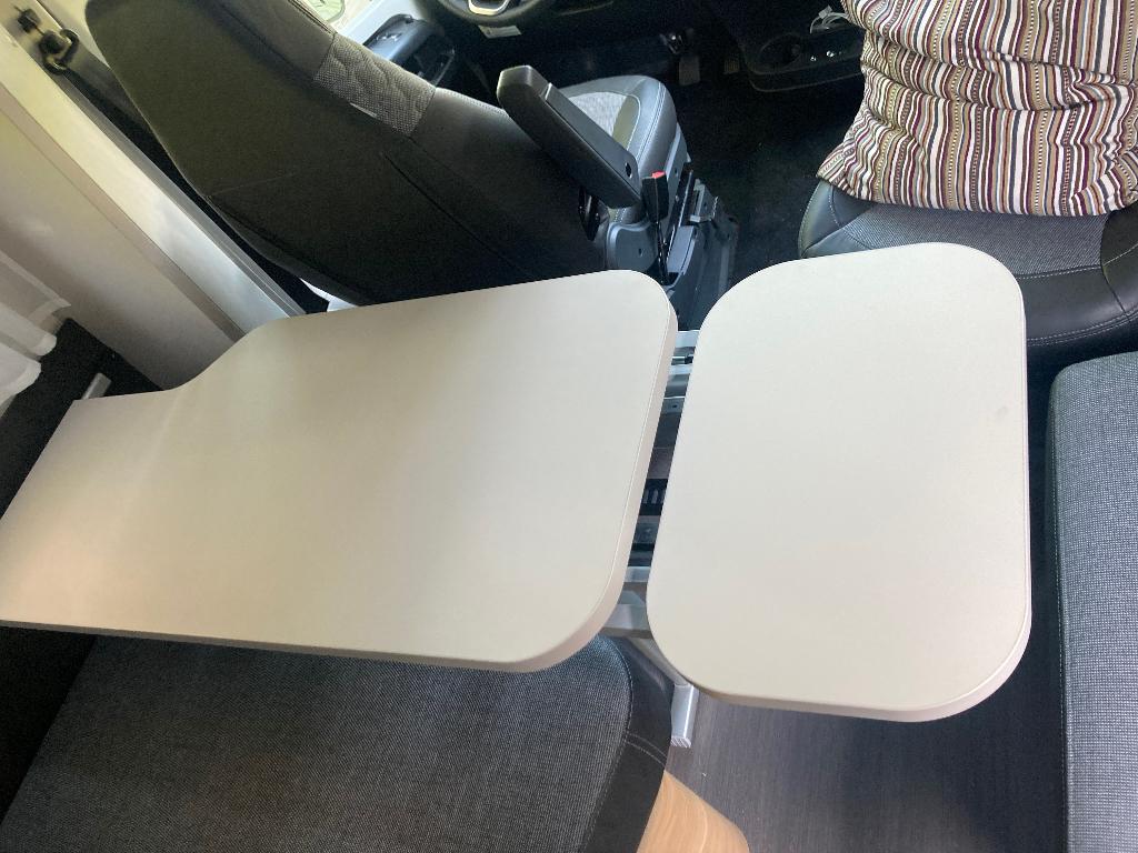 uitbreidbare wandtafel met inklappoot voor camper, Particulier, Adria