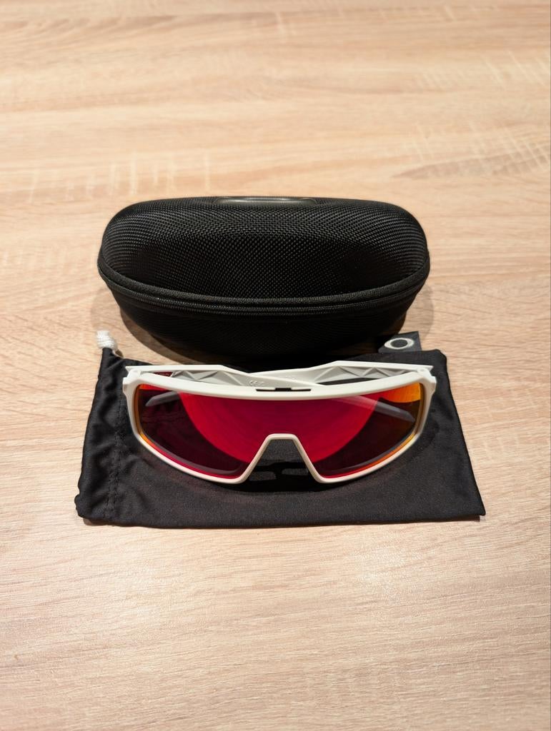 Oakley Sutro Matte White (nieuwstaat), Sport en Fitness, Ophalen of Verzenden