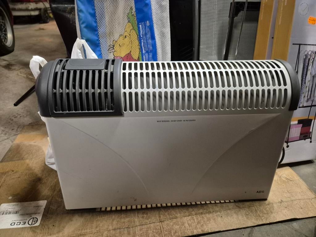 Elektrische verwarming voor muurbevestiging.  Merk AEG, Doe-het-zelf en Bouw, Ophalen of Verzenden, Gebruikt