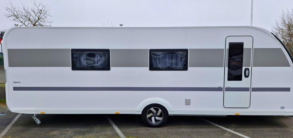 ADRIA ALPINA 663 HT PREMIUM, Caravanes & Camping, Caravanes, Entreprise, Four, Adria