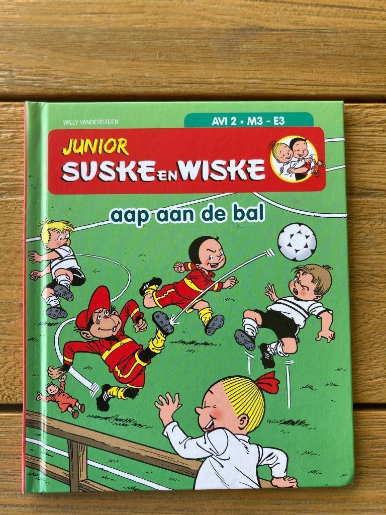 Junior Suske en Wiske AVI 2-M3-E3 Aap aan de bal, Ophalen of Verzenden, Zo goed als nieuw, Willy Vandersteen, Fictie algemeen