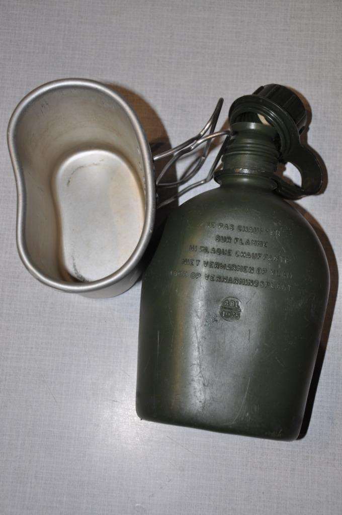 Gourde ABL + quart alu. (40), Collections, Objets militaires | Général, Enlèvement ou Envoi