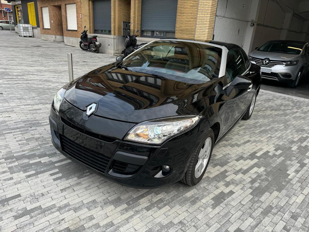 Renault Megane TCe  essence  année 2013  km 167000, Auto's, Cabriolet, Bedrijf, Handgeschakeld, Mégane