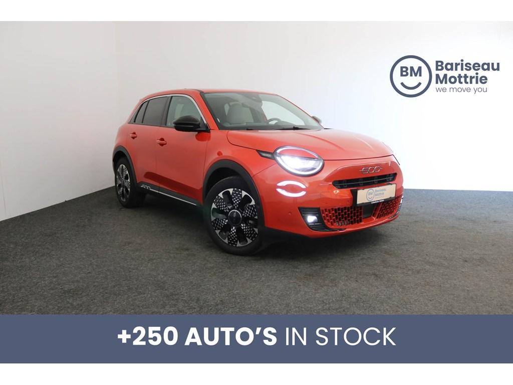Fiat 600 LA PRIMA HYBRID 136PK *LEDER*DAB*GPS*CAMERA+SENSOR, Auto's, Fiat, Bedrijf, ABS, Adaptieve lichten, Adaptive Cruise Control
