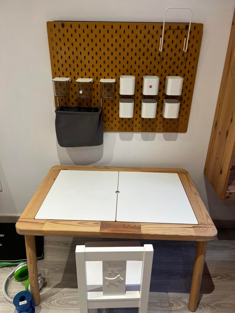 Bureau enfant + accesoires, Enlèvement, Utilisé