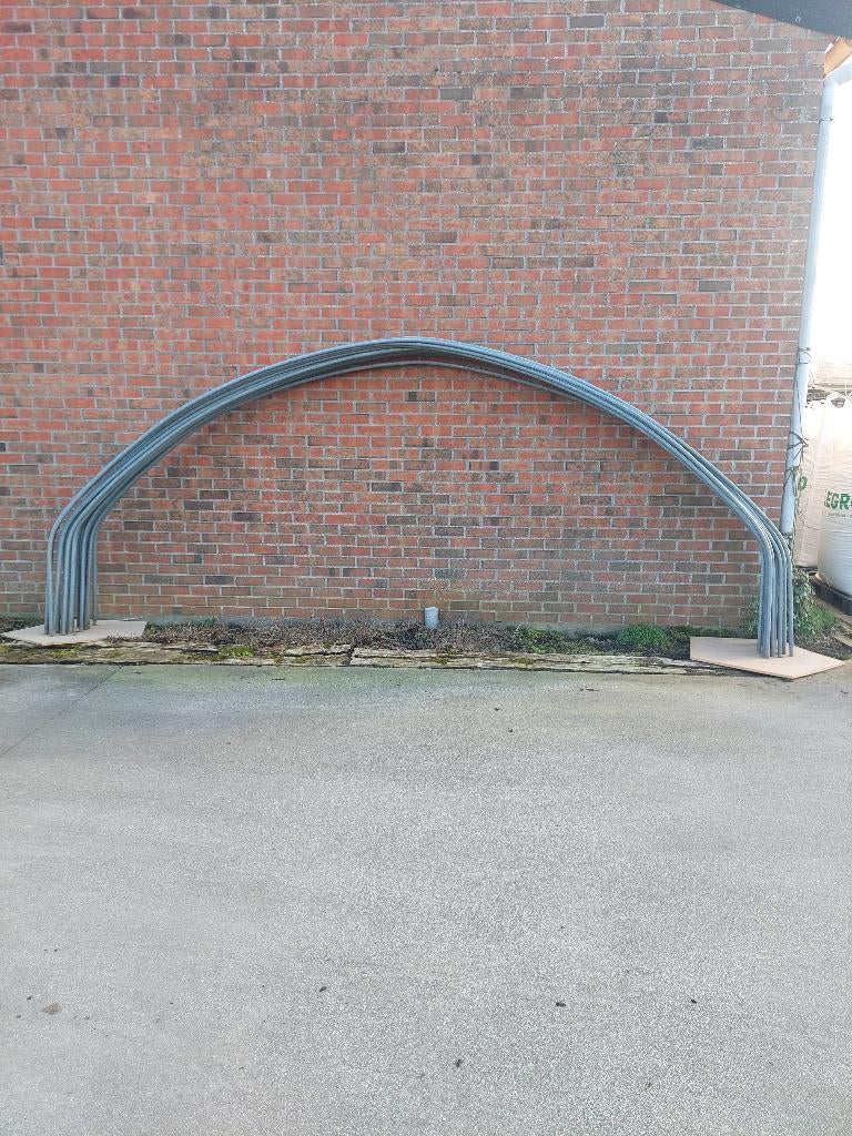 Beugels voor tunnel serre., Ophalen, Zo goed als nieuw