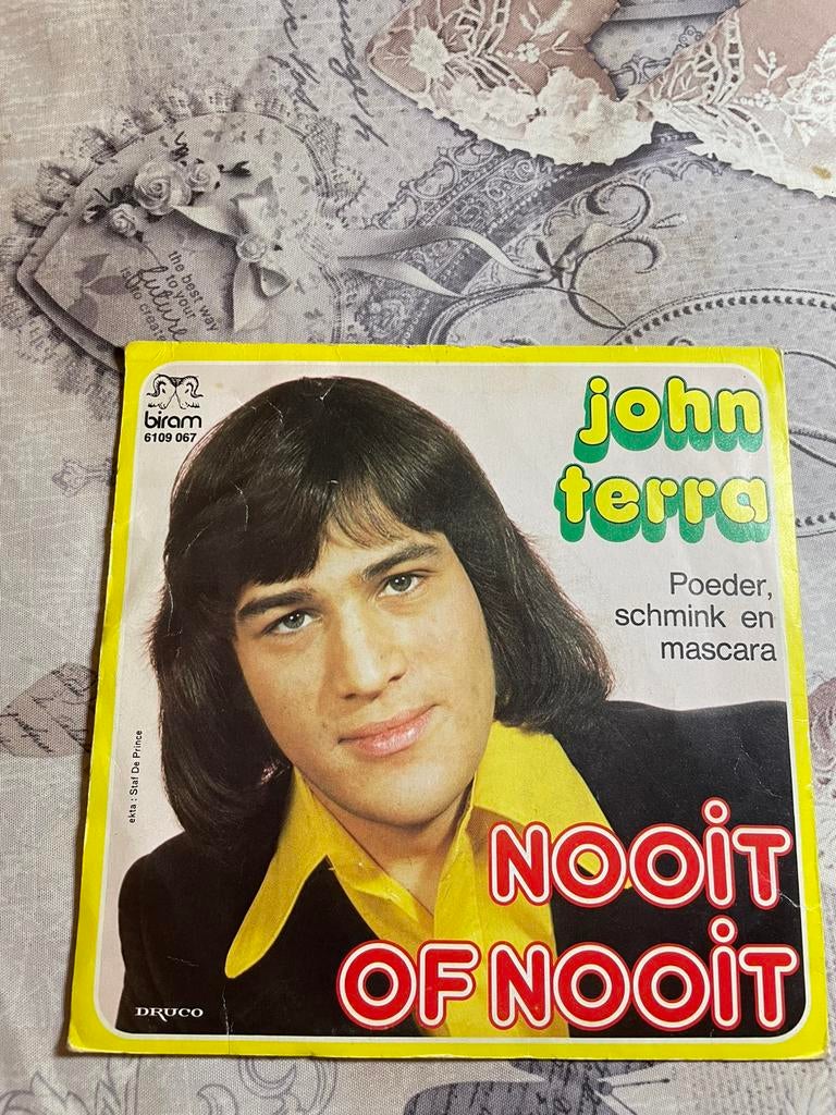 John terra - nooit of nooit, Enlèvement ou Envoi