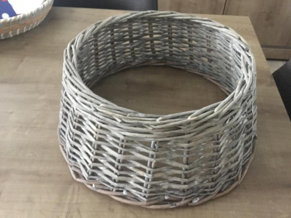 Nieuw - Rieten kerstboomvoet 40 cm, Diversen, Ophalen, Nieuw