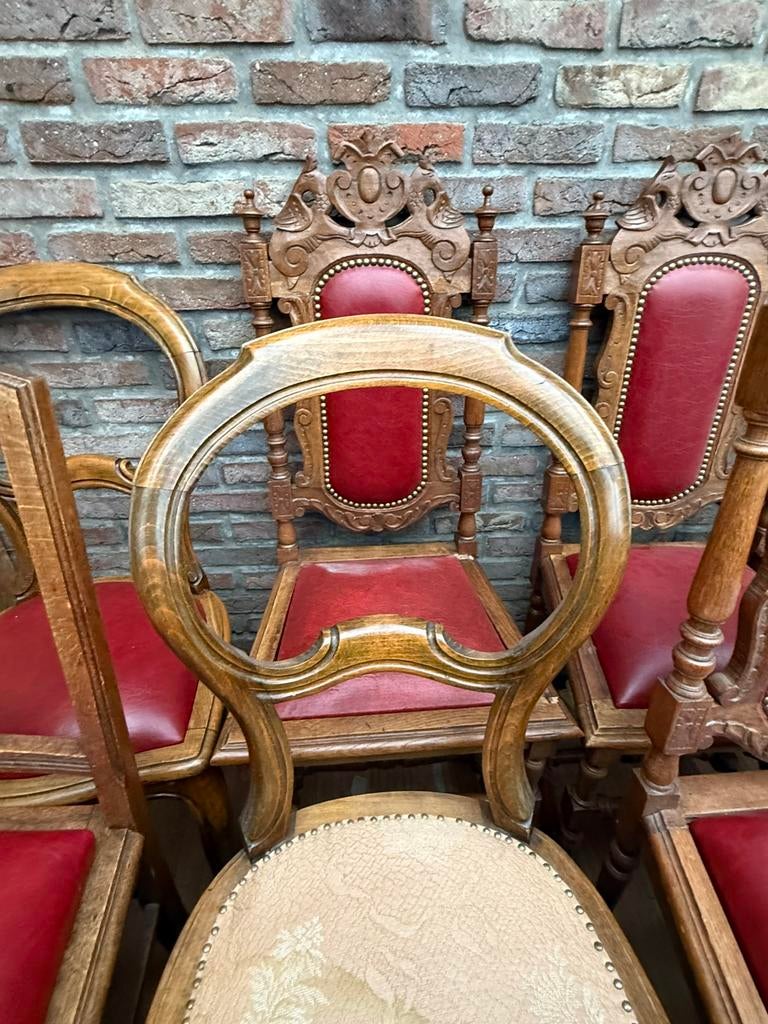 Chaises anciennes sculptées style Henri II – bois massif, Ophalen