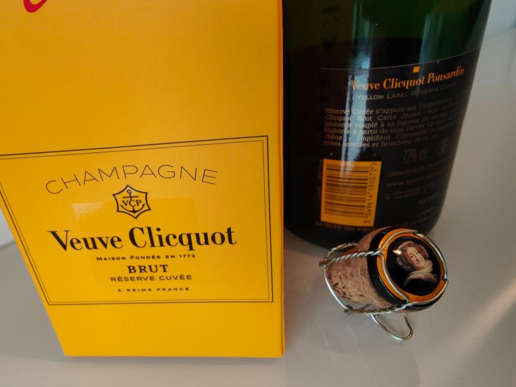 Veuve Clicquot Brut Reservé Cuvée , Geschenkverpakking, Caps, Ophalen of Verzenden, Gebruikt, Verpakking
