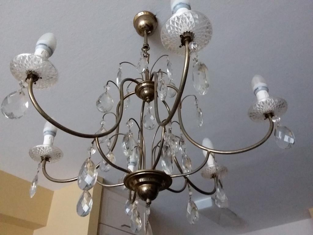 Lustre, Enlèvement, Utilisé
