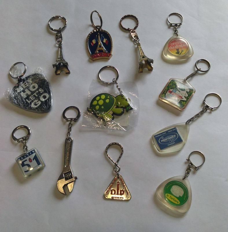 Lot de Porte-clés Vintage années 60 et autres, Verzenden, Zo goed als nieuw, Merk