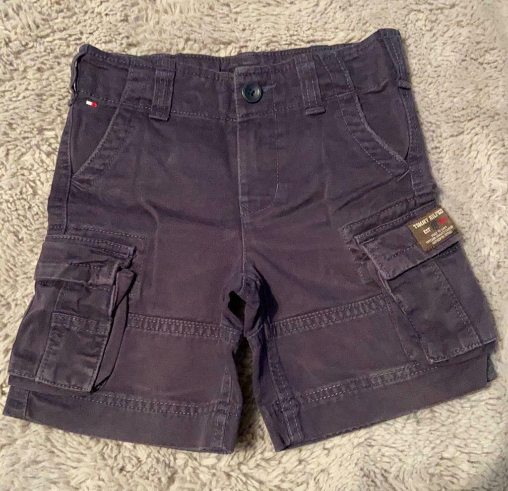 Short van Tommy Hilfinger maat 3 jaar of 98, Broek, Gebruikt, Ophalen of Verzenden, Tommy Hilfiger