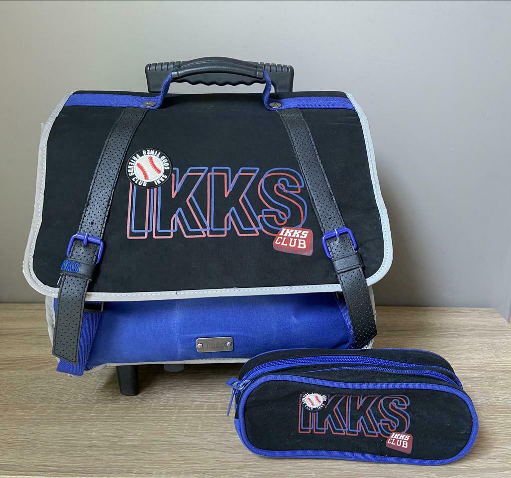 Cartable à roulettes IKKS + Trousse assortie, Handtassen en Accessoires, Gebruikt