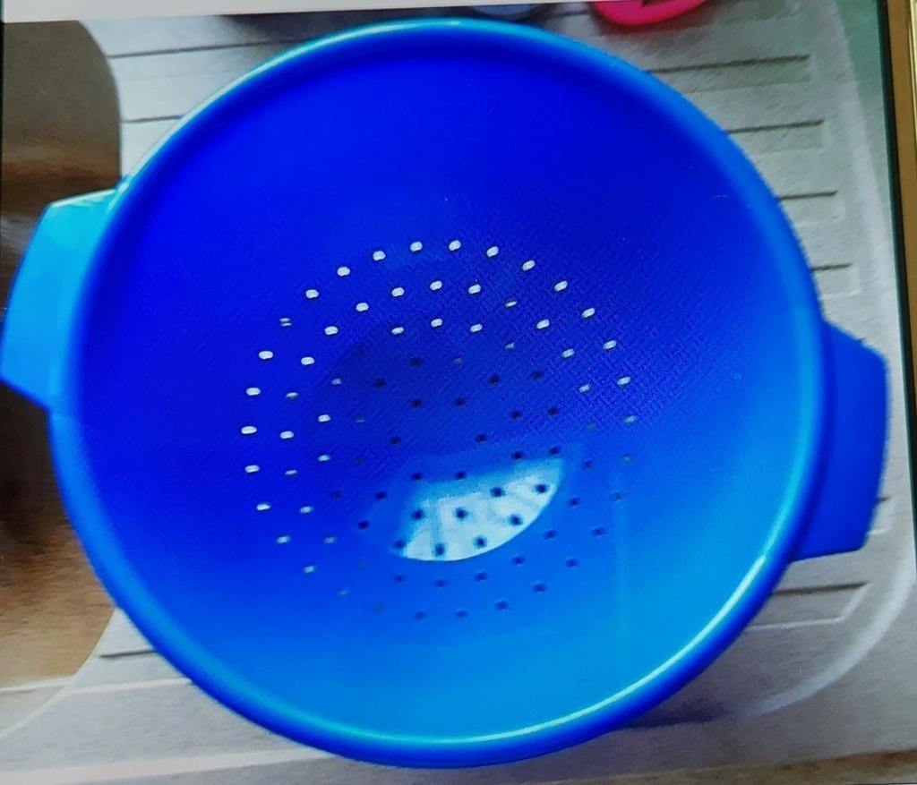 2 passoires et un pot avec couvercle, Enlèvement ou Envoi, Comme neuf