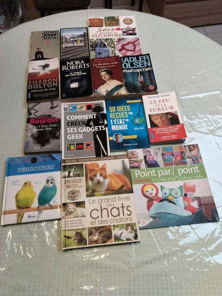 4€ pièce, Boeken, Overige Boeken, Gelezen, Ophalen of Verzenden