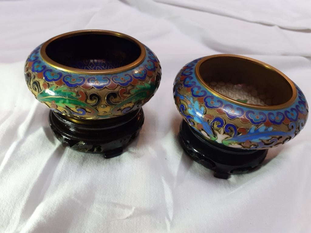 Des plats cloisonnés aux détails raffinés, Antiquités & Art, Enlèvement ou Envoi