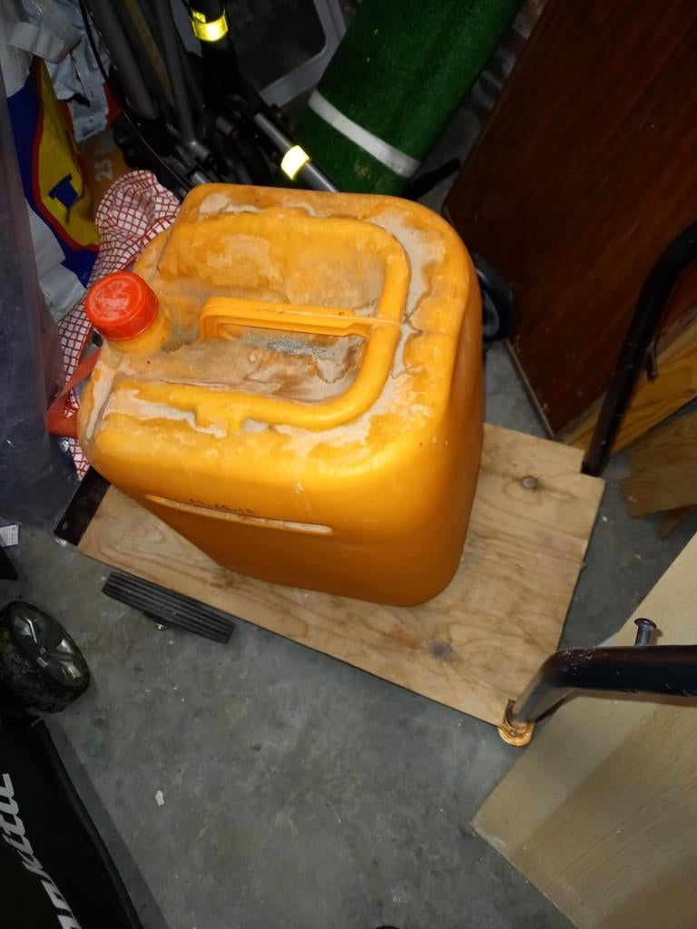 jerrycan, Enlèvement, Utilisé