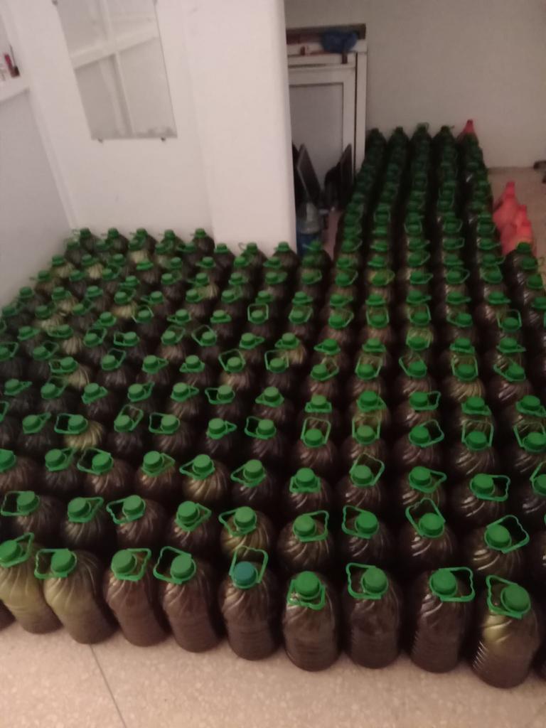 100 % huile d'olive pure de première pression, Enlèvement ou Envoi