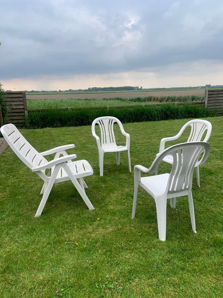 3 stapelbare tuinstoelen.Zetel niet meer beschikbaar ., Ophalen, Gebruikt