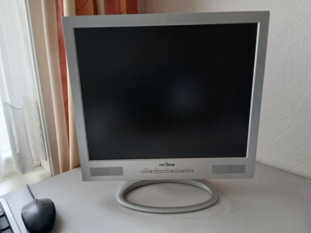 Grand clavier + souris + écran 15', Enlèvement