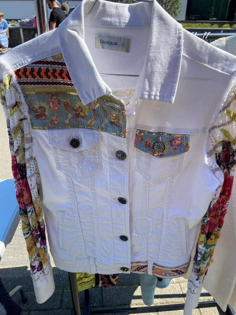 Jeans vest, Ophalen, Zo goed als nieuw