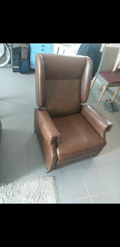 Relaxzetel met wieltjes 85 euro., Ophalen, Zo goed als nieuw