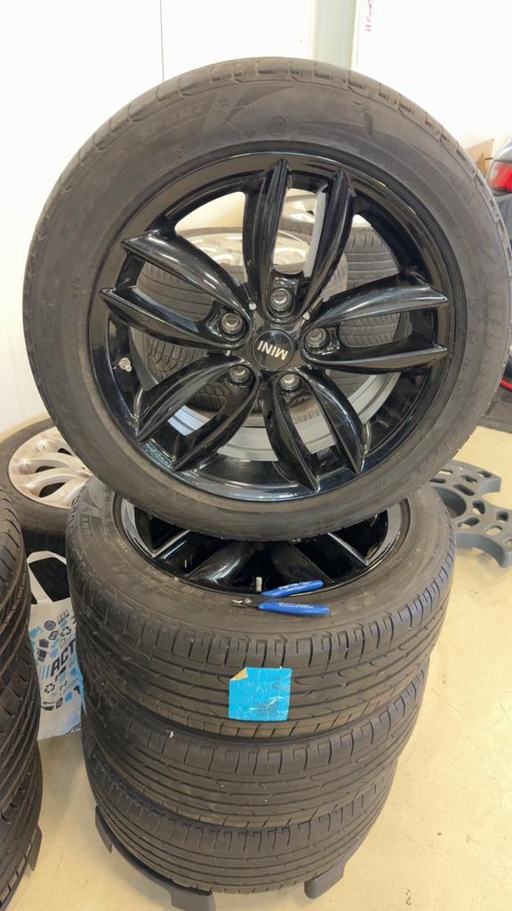 17”JCW Velgen met banden voor Mini cooper/Clubman/Countryman, Neuf, Véhicule de tourisme, Pneus été, 205 mm