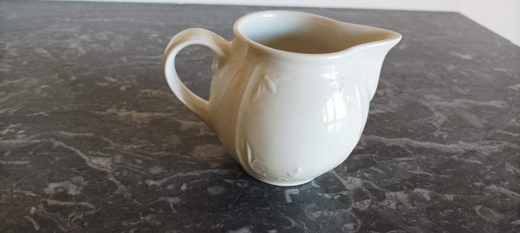 Villeroy & Boch kleine porseleinen melkkan, Cortina 2000, Ophalen of Verzenden, Zo goed als nieuw, Porselein, Kom(men)