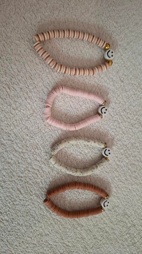 4 leuke Armbandjes, Handtassen en Accessoires, Armbanden, Overige kleuren, Nieuw, Ophalen of Verzenden, Elastiek