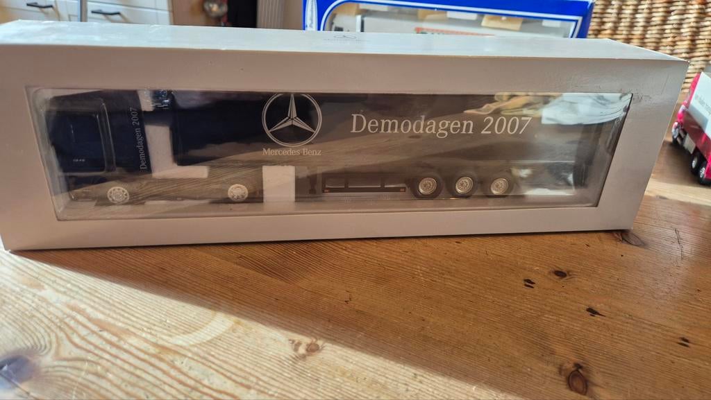 Mercedes Actros 1846 Demodagen 2007 Dealer Truck 1:50 In Box, Auto's, Particulier, Te koop
