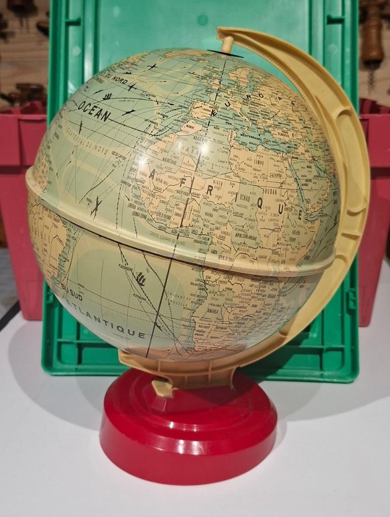 Ancien globe terrestre, Enlèvement ou Envoi, Utilisé