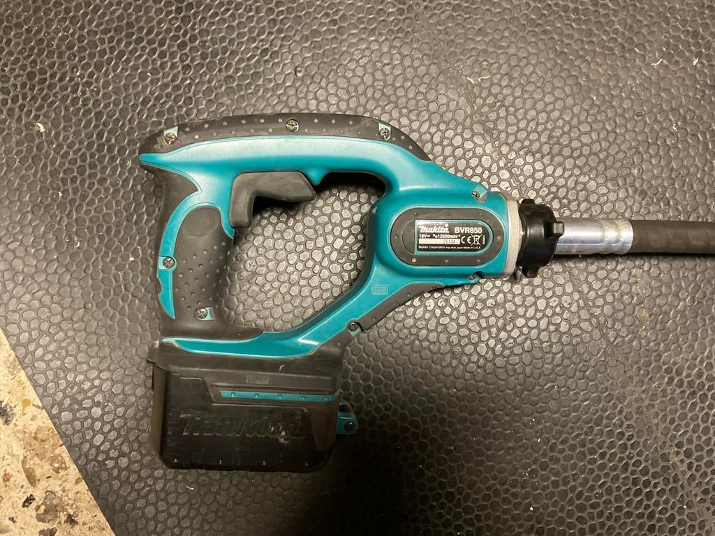 Trilnaald Makita op batterij, Doe-het-zelf en Bouw, Ophalen, Zo goed als nieuw