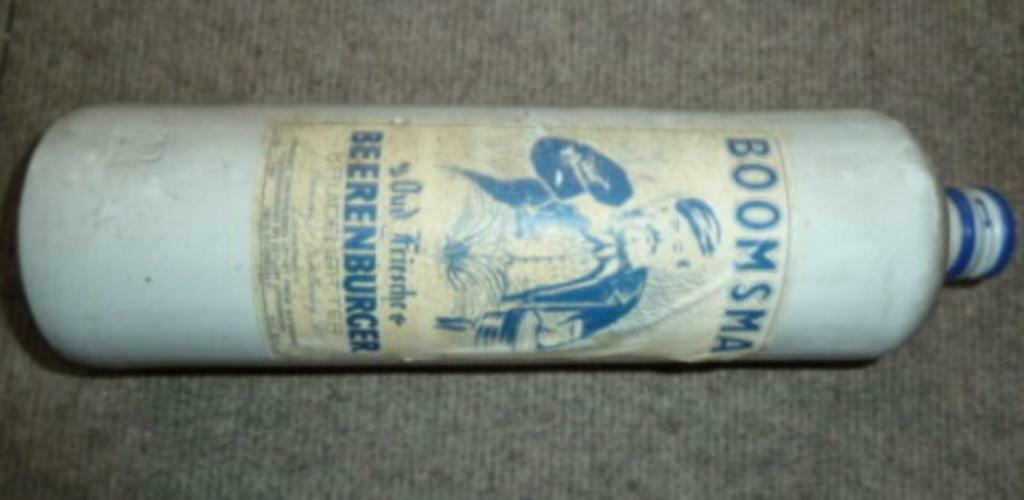 # stenen fles / kruik BOOMSMA Oud Friesche Beerenburger, Verzamelen, Biermerken, Ophalen of Verzenden, Gebruikt, Flesje(s), Overige merken