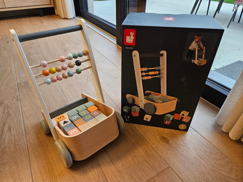 Janod ABC Buggy – Loopwagen / Buggy met blokken, Ophalen, Zo goed als nieuw, Duw- of Trekspeelgoed
