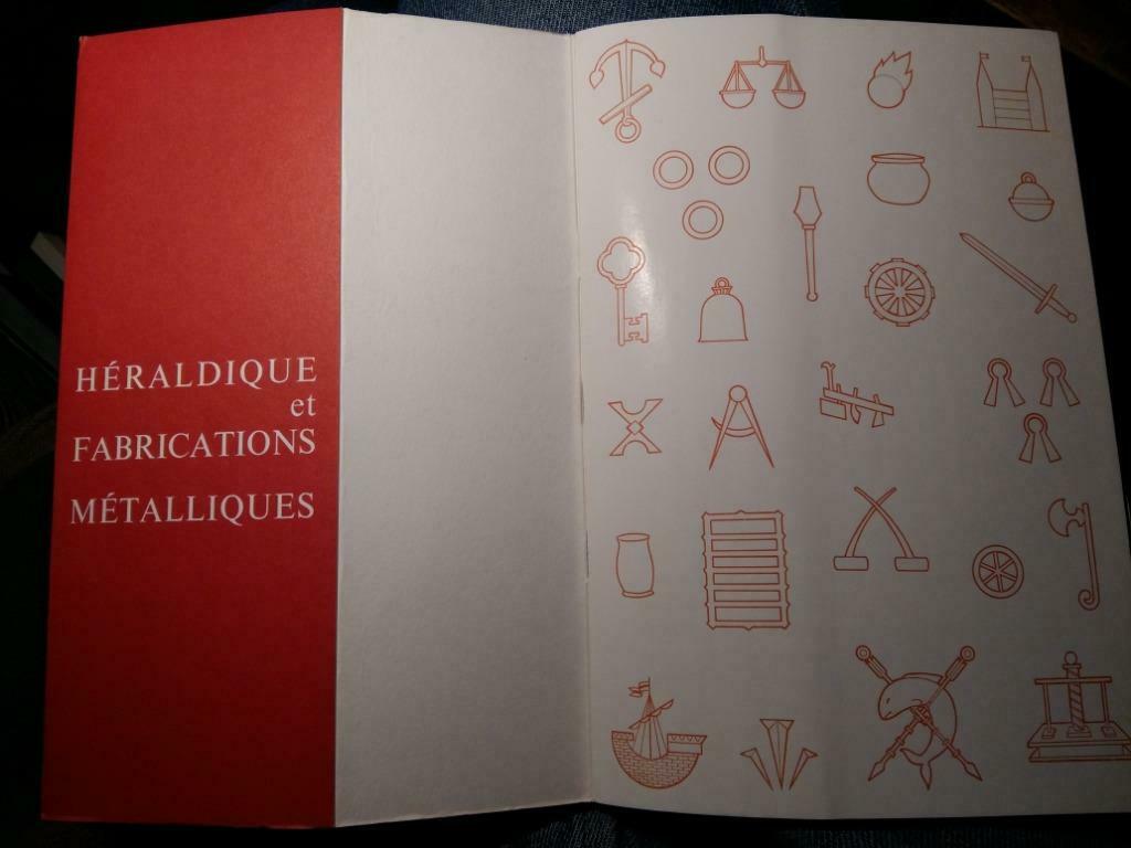Héraldique et fabrications métalliques, Boeken, Catalogussen en Folders, Gelezen, Ophalen of Verzenden