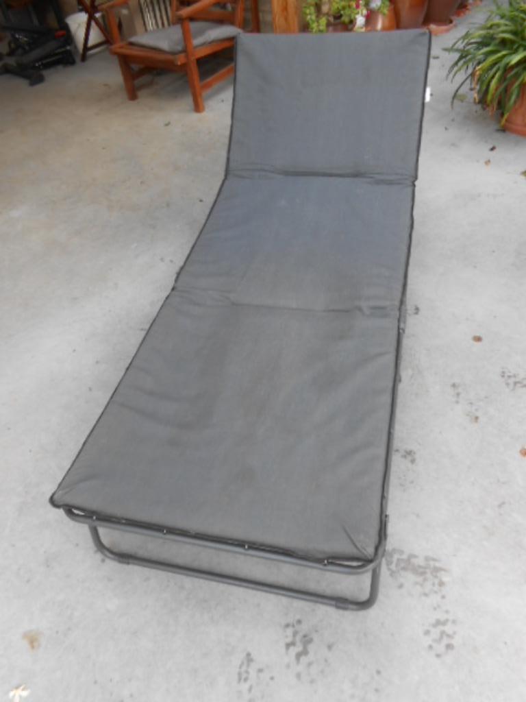 lit pliant fauteuil inclinable 1,85 x 70 gris presque neuf, Enlèvement, Comme neuf, Métal, Pliant