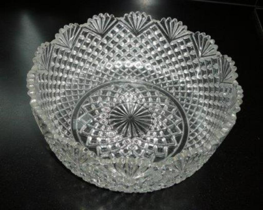 plat rond en cristal, Enlèvement ou Envoi, Rond, Comme neuf, Panier