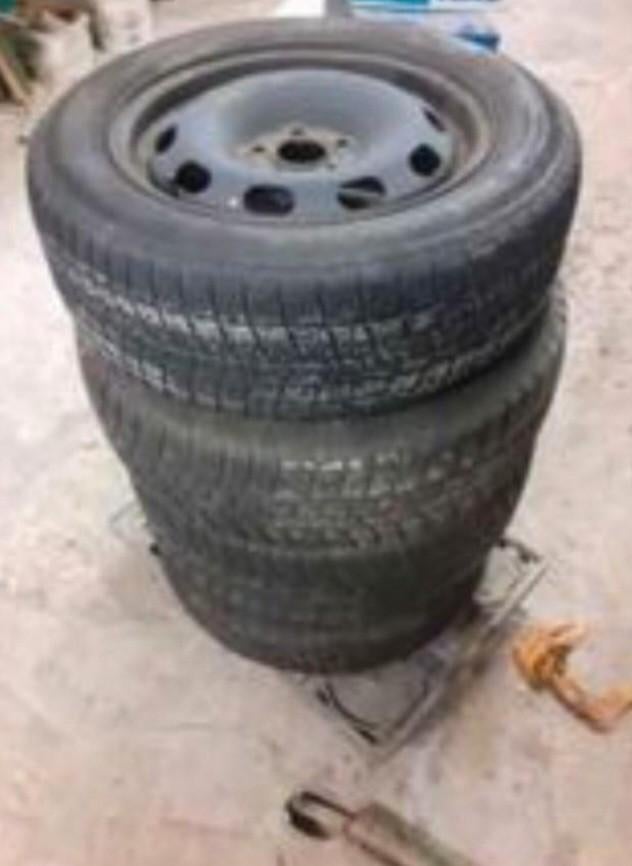 Vw pneu neige, Ophalen