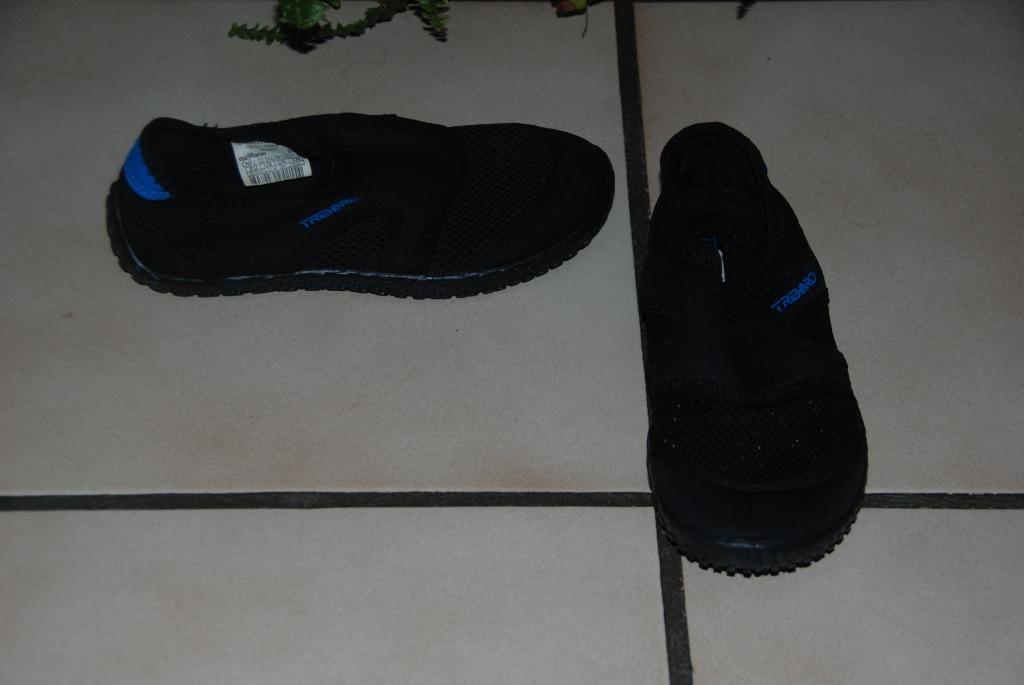 Zwarte " Tribord " waterpantoffels 32-33 zoals NIEUW!, Kinderen en Baby's, TRIBORD de Décathlon, Ophalen of Verzenden, Zo goed als nieuw