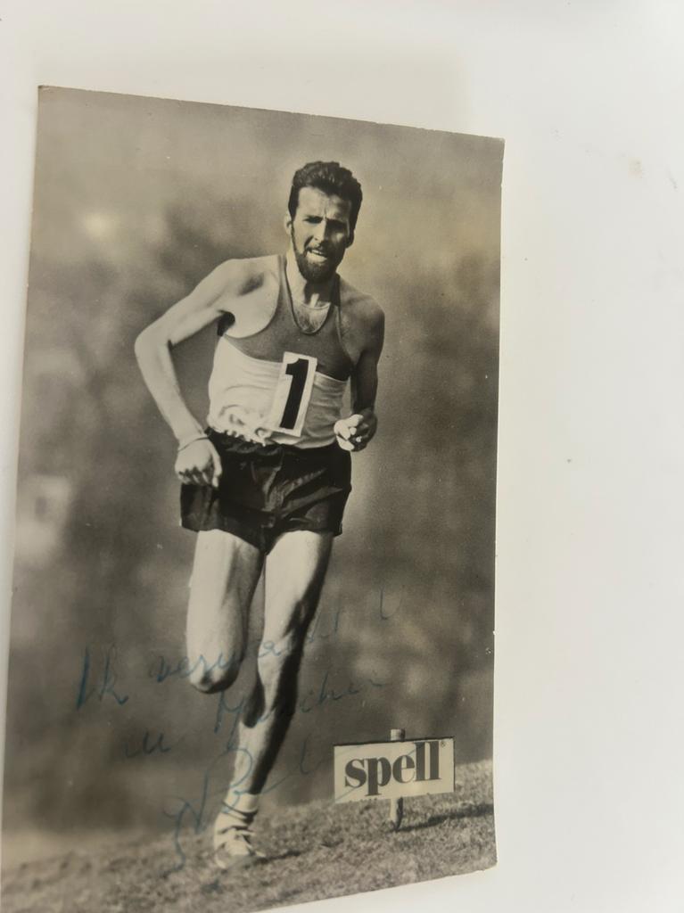 Gesigneerde foto Gaston Roelants, Ophalen, Zo goed als nieuw, Foto